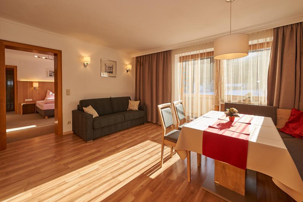 Apartments Neue Post Filzmoos Room photo