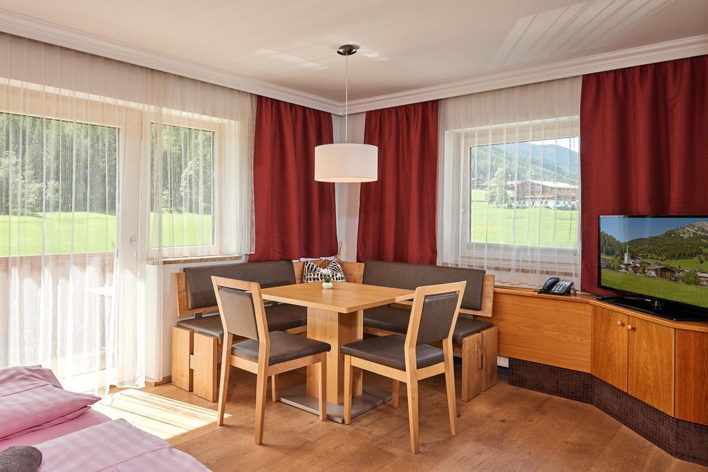Apartments Neue Post Filzmoos Exterior photo