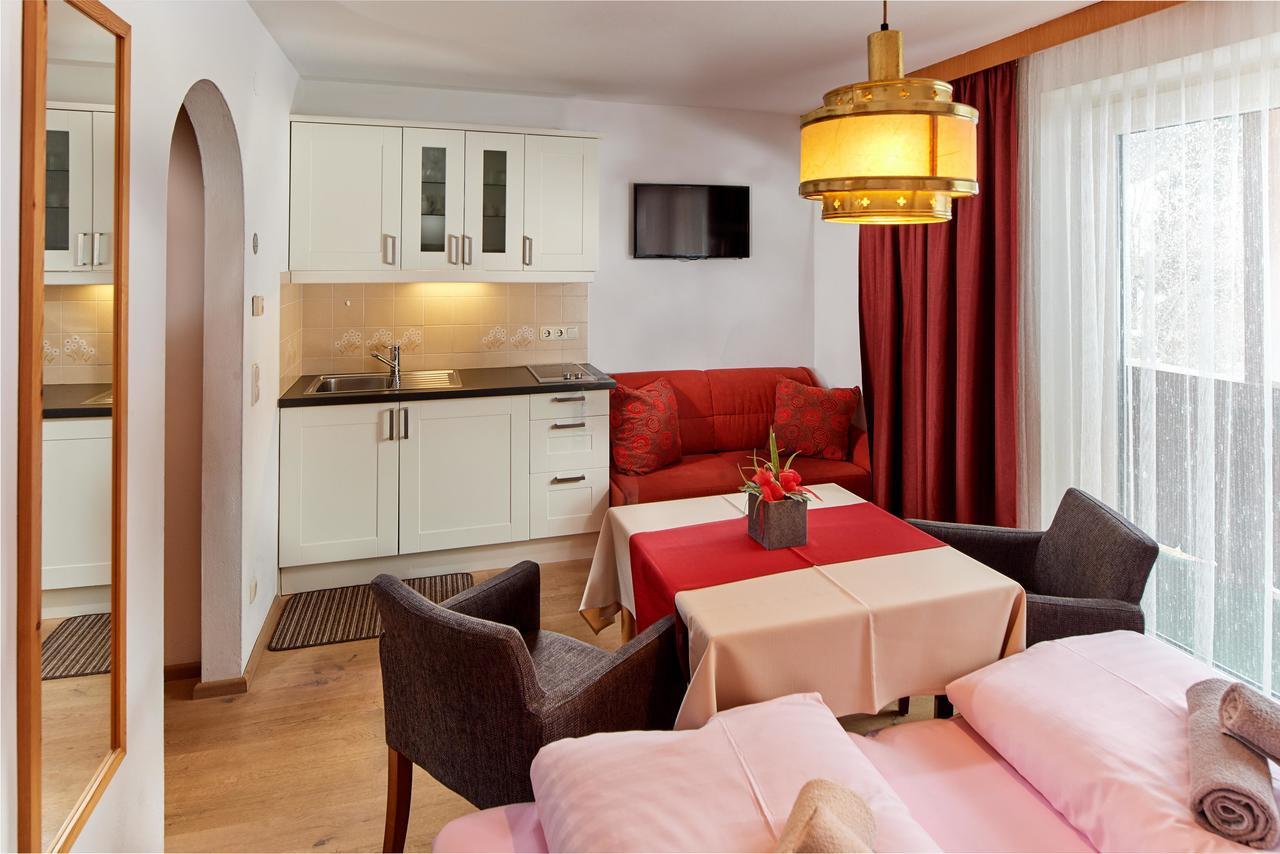 Apartments Neue Post Filzmoos Exterior photo